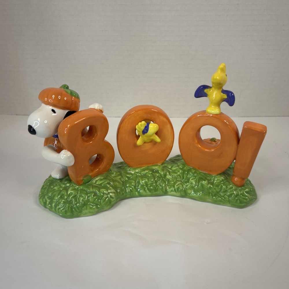 Hallmark Halloween Peanuts 8" Ceramic Centerpiece Snoopy & Woodstock B-O-O !